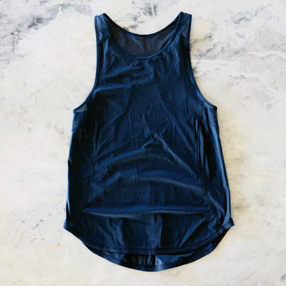 Lululemon workout tank ventilated charcoal gray size 4 like new